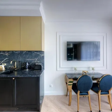 Luxury Del Sol Apartment